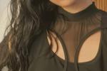 Lips red