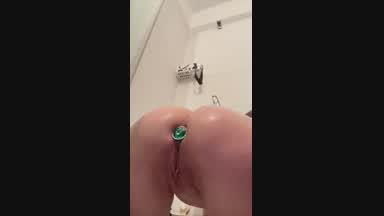 plug and open ass hole