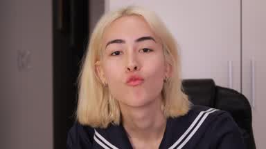 Kisses for YOU! - Lilia