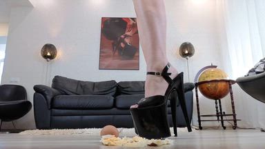 Breaking your balls 🥚🥚 (crush fetish)