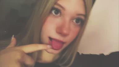 ^.^