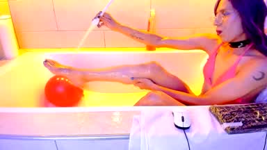 Shower♥ in the tub