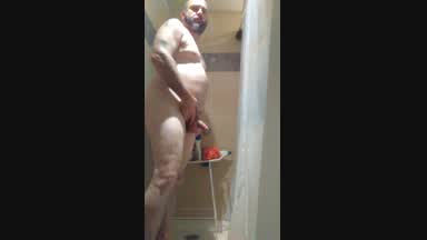 worker lover โ Jacking in the shower