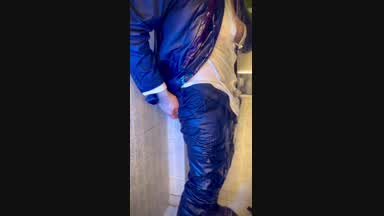 WET SUIT