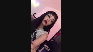 <3