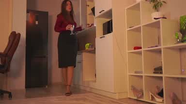 Red blouse tits and ice cube