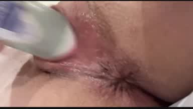 I fuck my pussy with deodorant 2