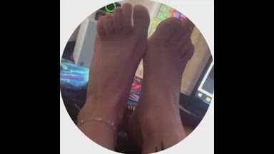 kate's schedule 5:00 – 11:00 am (gmt) sun tue wen thu fri sat — feet