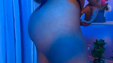 HOT GIRL