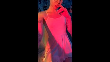 wanna see this white dress gets wet on me?)