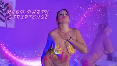 Neon party striptease 💜💦