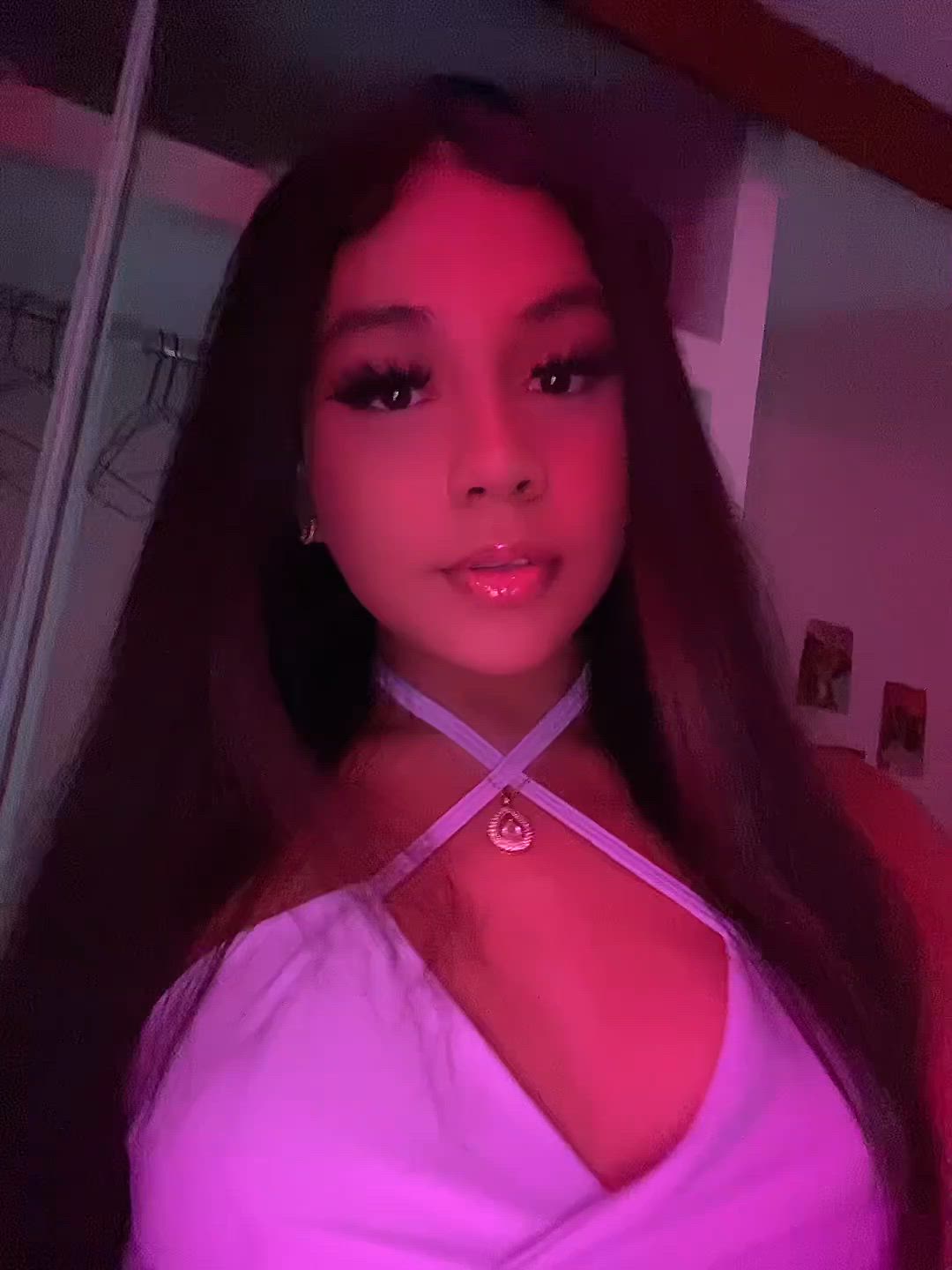 I look very beautiful and hot🦄