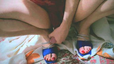 NEW: cum on heels red toes