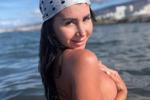anna โ Sensual Vacation Vibes