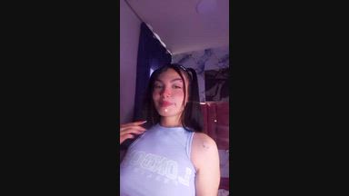 melllks live Chaturbate webcam gallery thumbnail