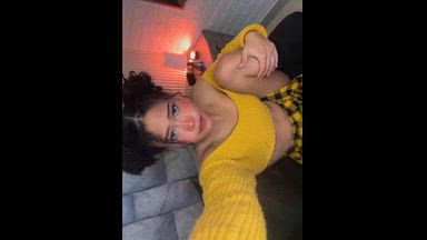 a sexy bee for you