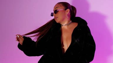 Ebony curves, dominant attitude