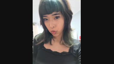<3