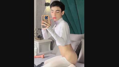 a n d y โ Snowy cute and a little horny๐ค๐ฐ