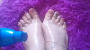 Worship My divine oiled feet