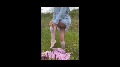 mia — Taking off my stockings for you, hehe)