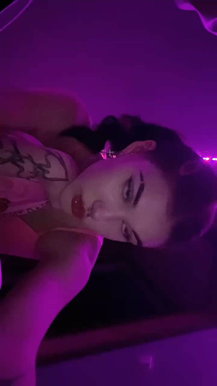 would you like to be in this pink room💖💓💜