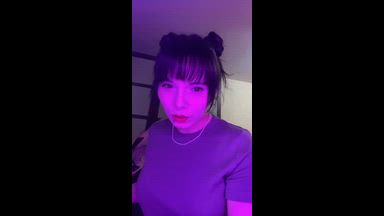 <3