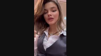 Just a little part of me (¬‿¬ )