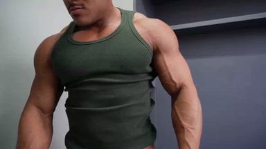 Big Muscle Pump Up and Oil Up