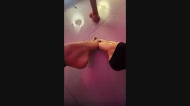 playful feet