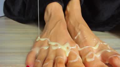 spread finger feet,condensed milk & chocolate