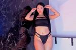GIRL HOT