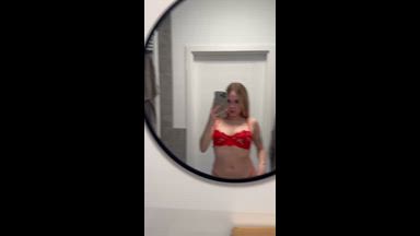 Red sutes me