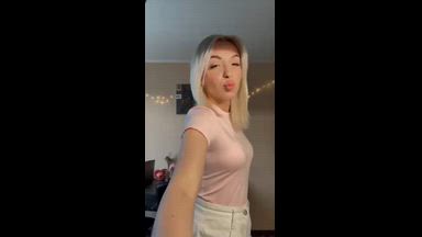 💋