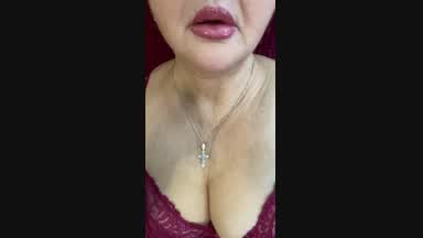 do u wanna some lipstik