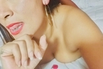ITS ME A HORNY MILF