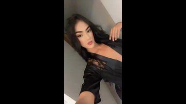 nahomy live streaming profile