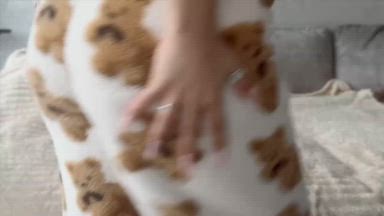 look what im hiding under my pants
