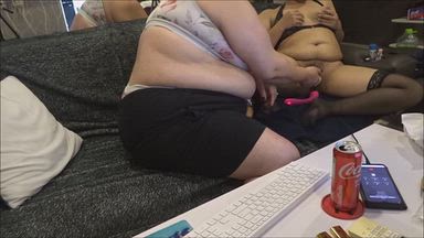 Finger Nadja etwas vor der Cam