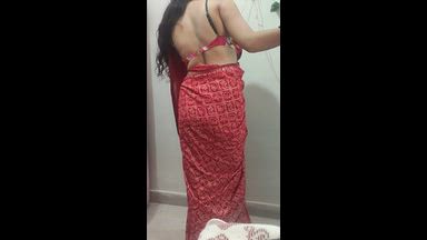 Strip Nude In Saree With Sexy Dance