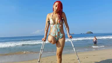 Samy Huber amputee at the beach