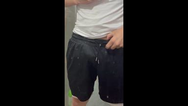 JERKING OFF AND CUM IN MY BATHTUB