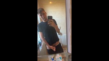 londonlad2002x — Wanking in mirror