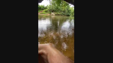 DUCHA EN EL RIO