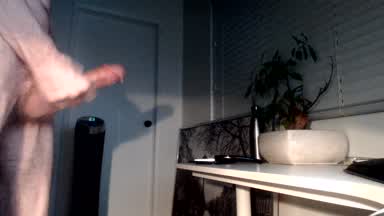 Quick side view of cum