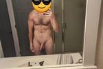 Naked mirror pic