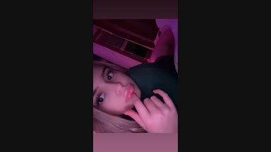 what r u looking at 👀