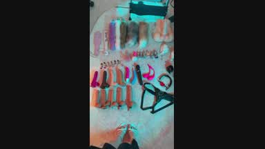 Which of these toys would you put in me?🫧🩷