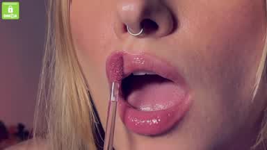 ASMR Close-Up Lip Gloss JOI
