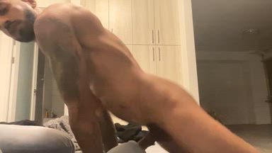 nando sinz โ Fucking my pillow till I Cum